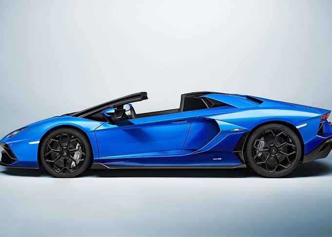 Lamborghini Aventador Side