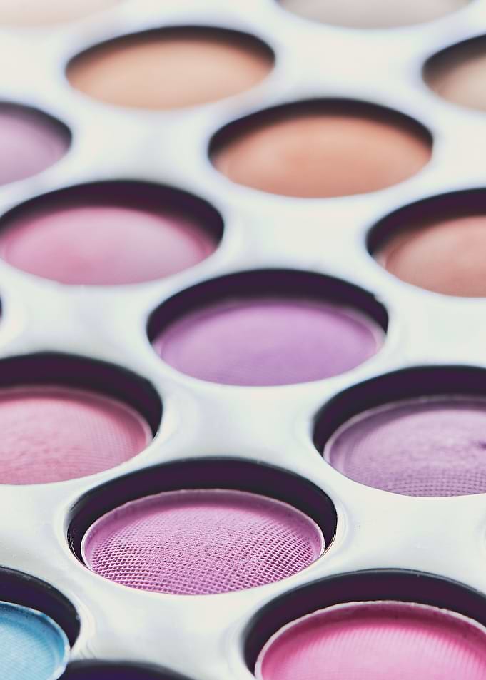 Macro eye shadows palette