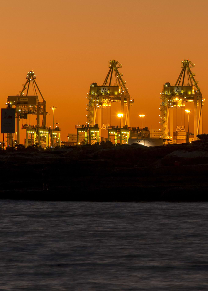 Cranes working in the bay