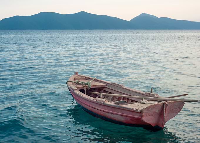 Old boat and the sea