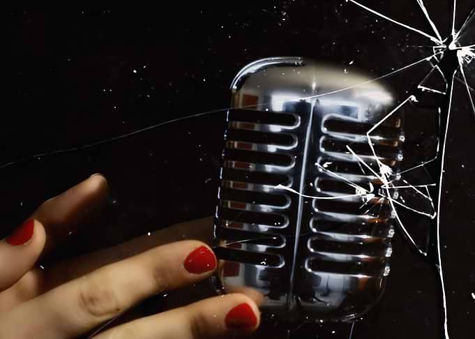 Microphone symbolic broken