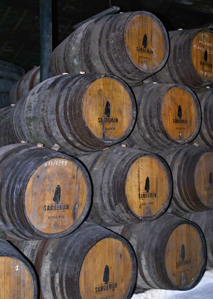 Wooden Portwine barrels 02
