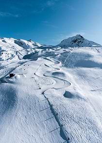 Turning ski slope