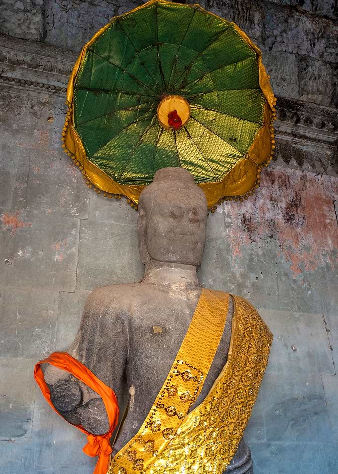 Statue