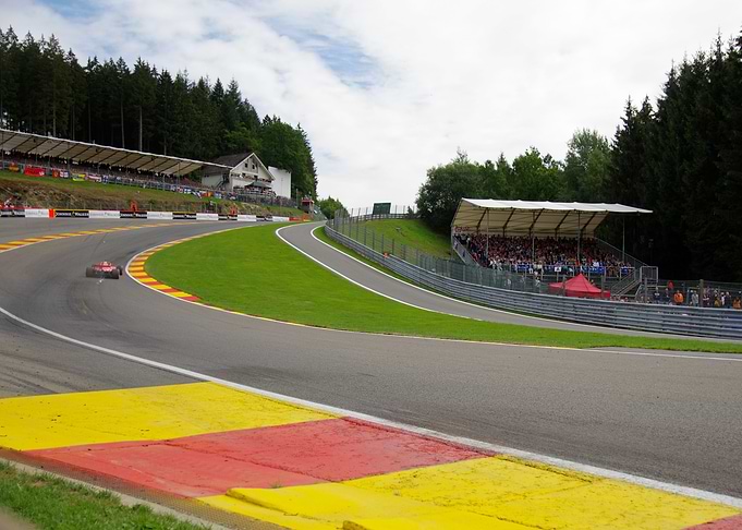 Vettel Eau Rouge