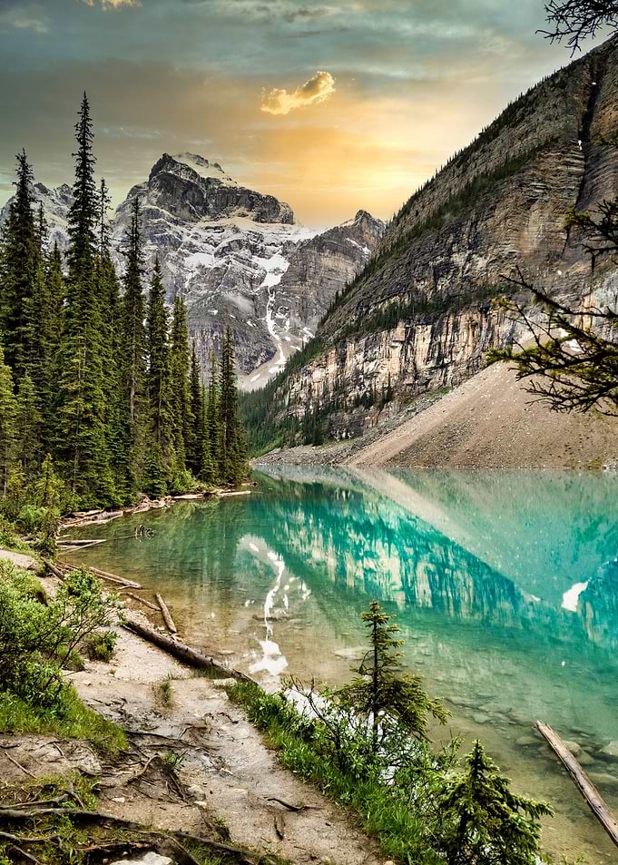 lake mountains reflection