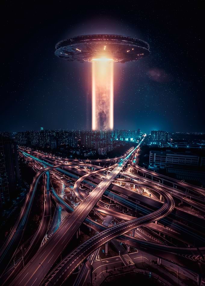 Alien ship attack on city
