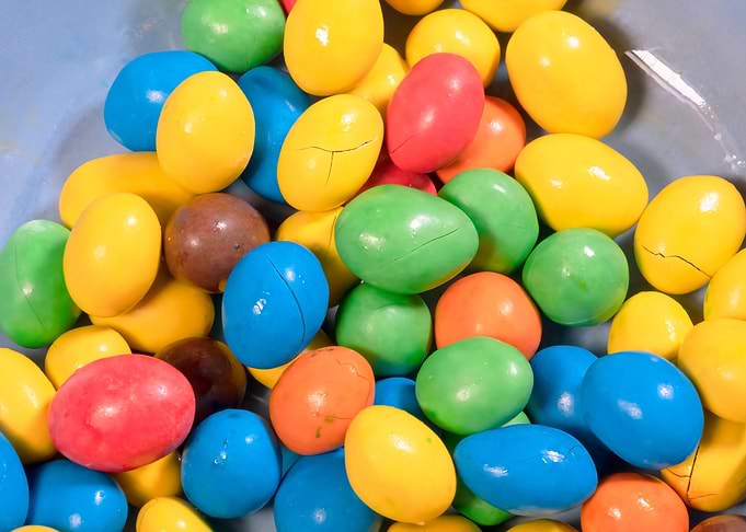 Candies cracked hard cu