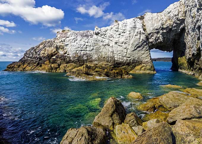 Bwa Gwyn White Arch