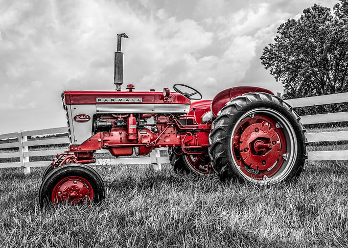 IH 240 Side View