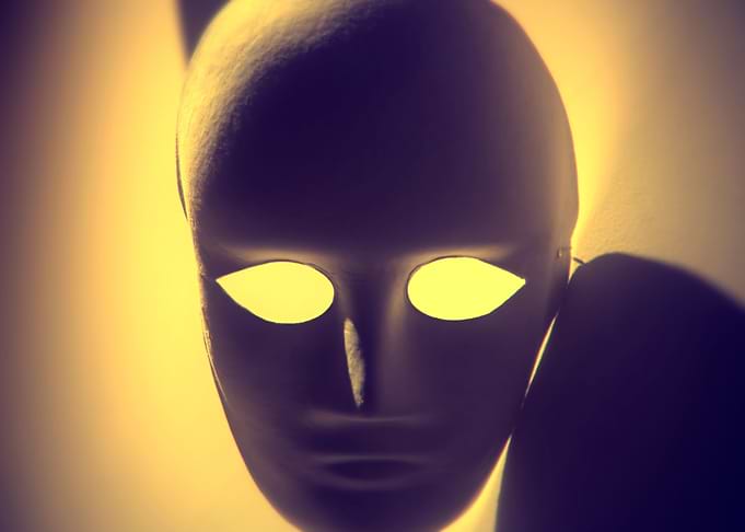 Mask disquieting shadows o