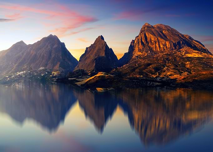 The Rocks at Lake Nature