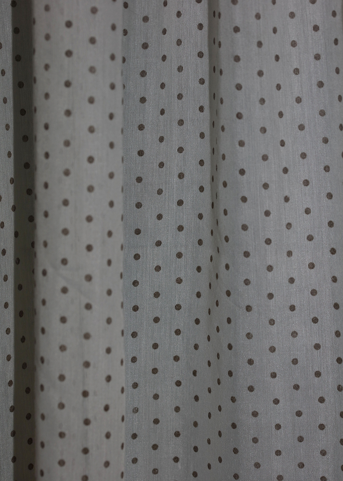 White dots curtain macro