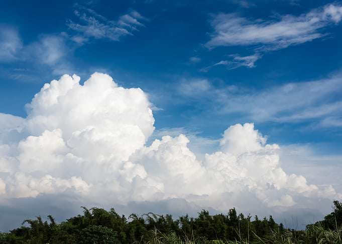 Spectacular white clouds