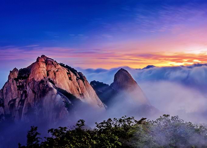 Bukhansan mountains is cov