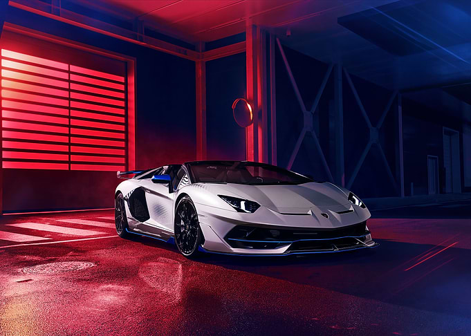 LAMBORGHINI AVENTADOR