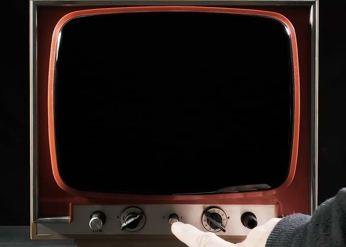 TV vintage darkness hand o