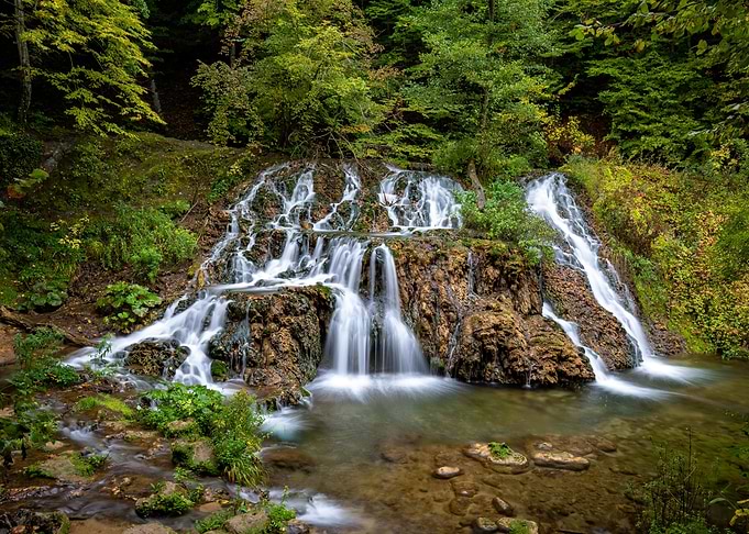 Cascade waterfalls