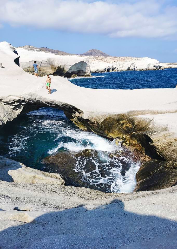 sarakiniko beach