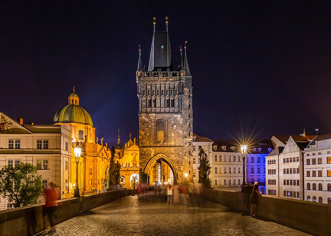 Bustle at Charles Bridge