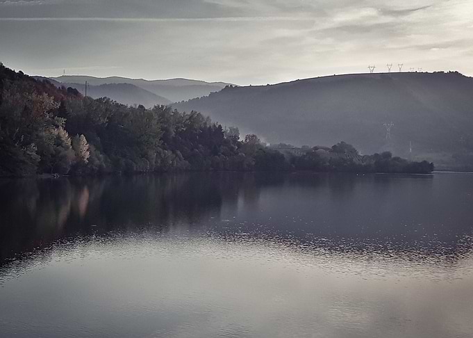 Deep autumn mountain lake