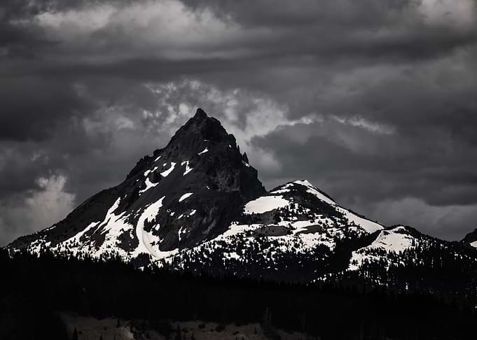 Diamond Peak Mountains