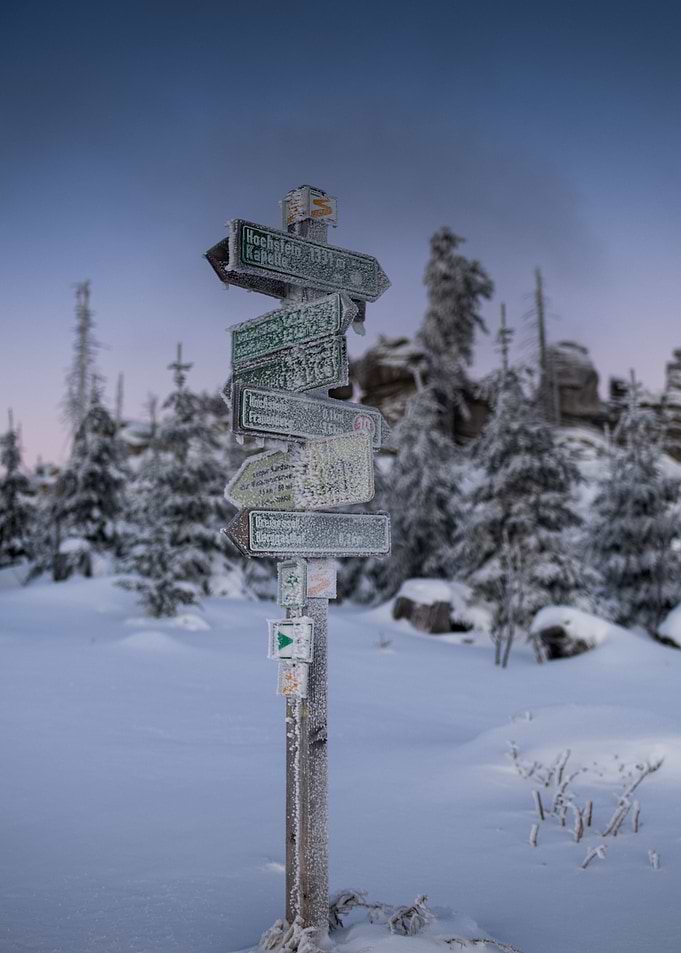 Frozen Sign