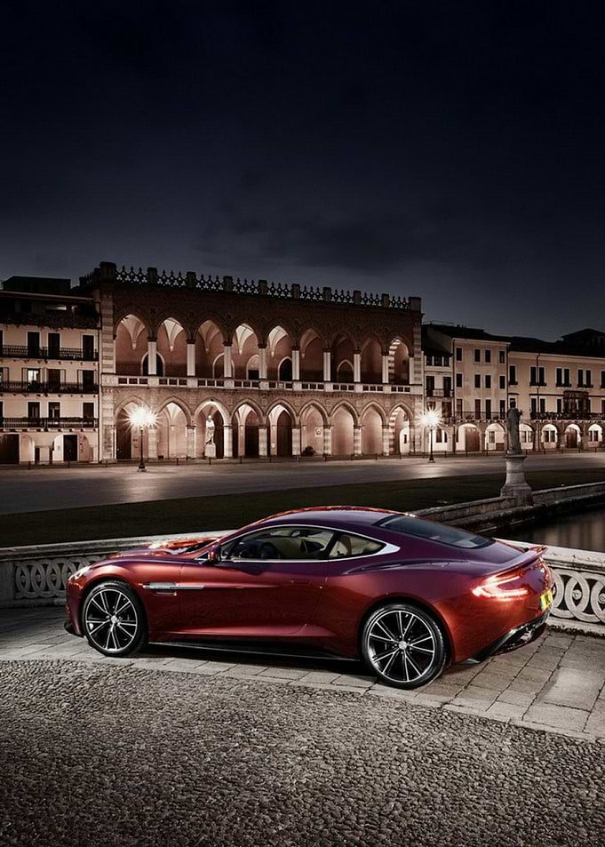 Aston Martin Vanquish