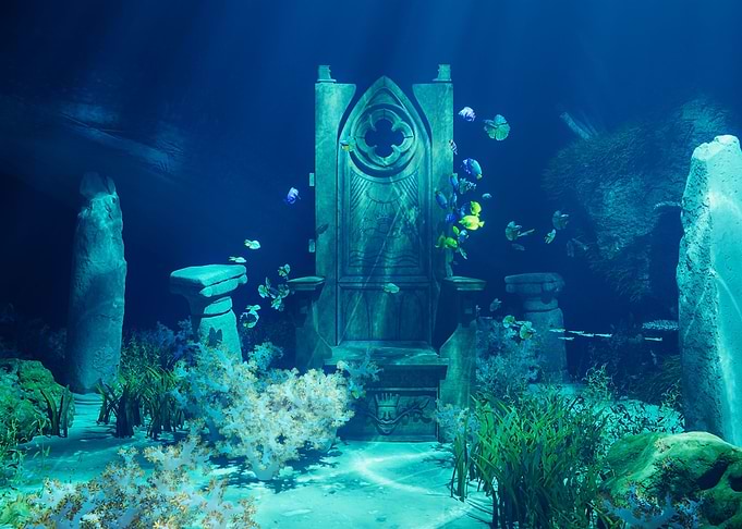 Fallen throne