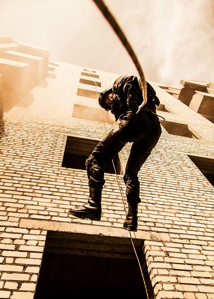SWAT rappelling