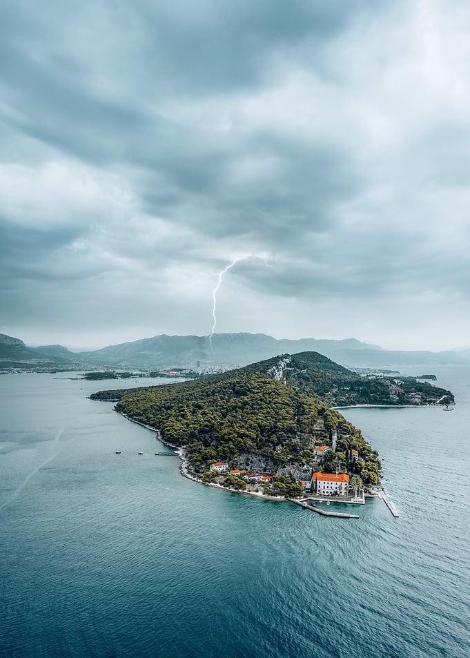 Lightnings Island