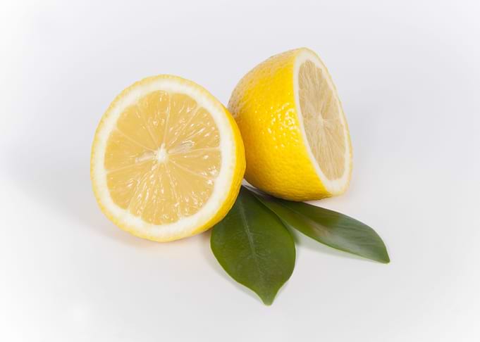 sliced lemon