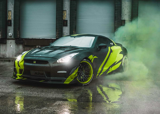 Nissan GTR drifting smoke