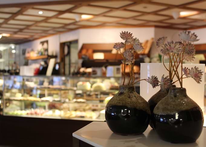 vase cafe