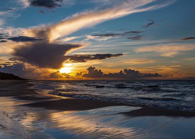 Sunset by the see