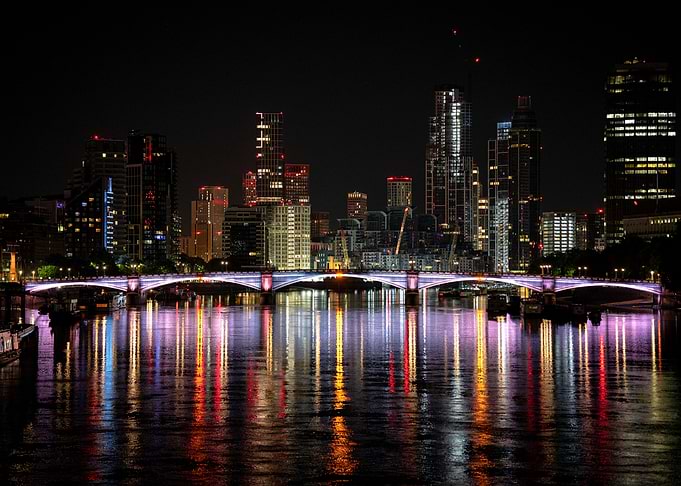 night cityscape of London