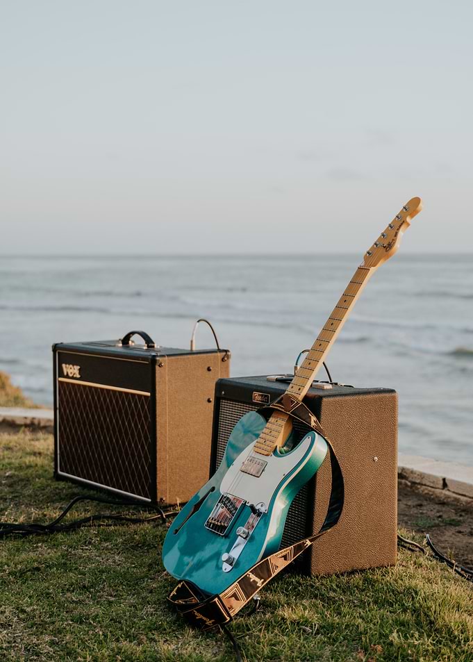 Electric guitars beat box