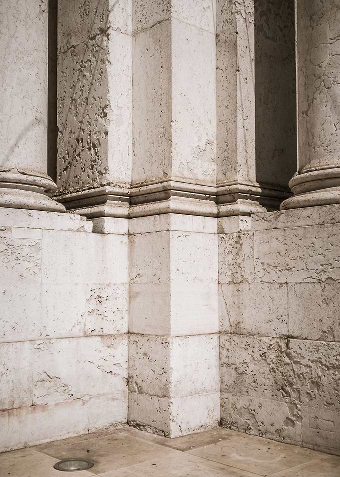 Quinta de Regalia Column