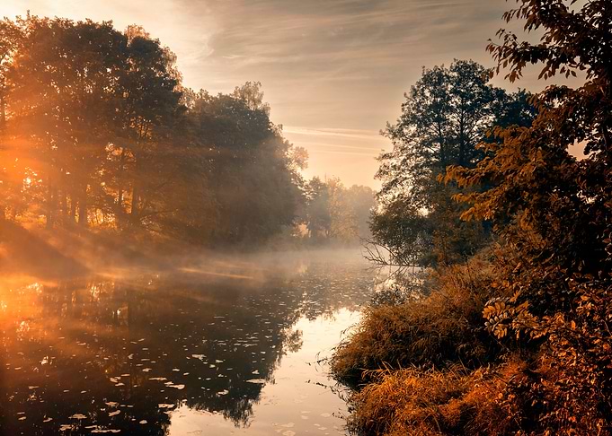 Autumn sunrise on the lake