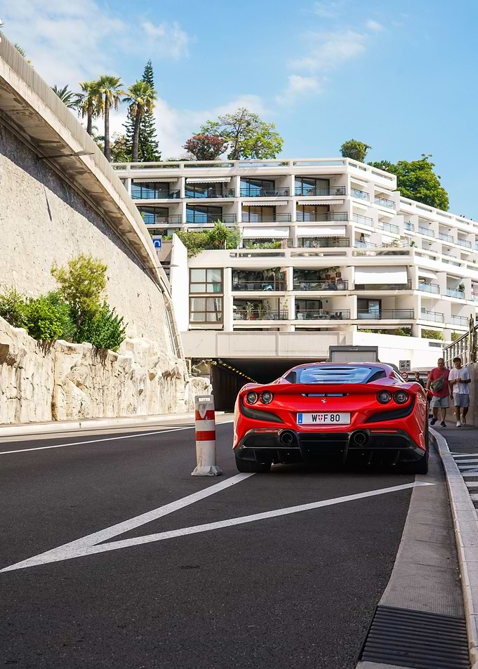 Ferrari F8
