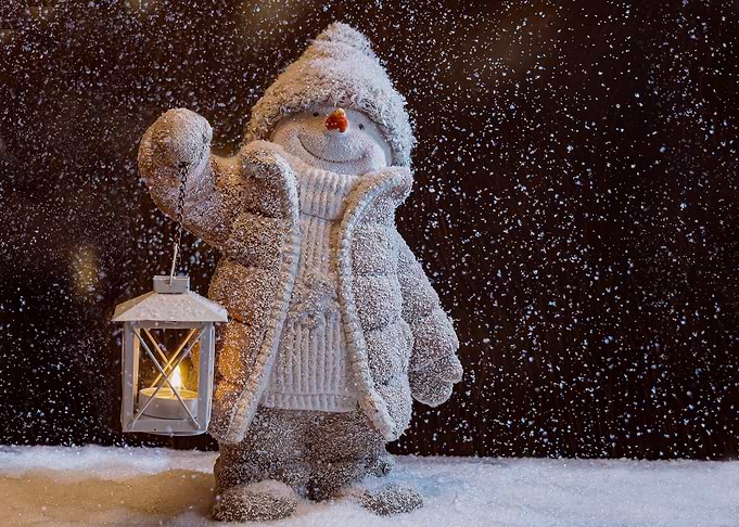 snowman lamp night