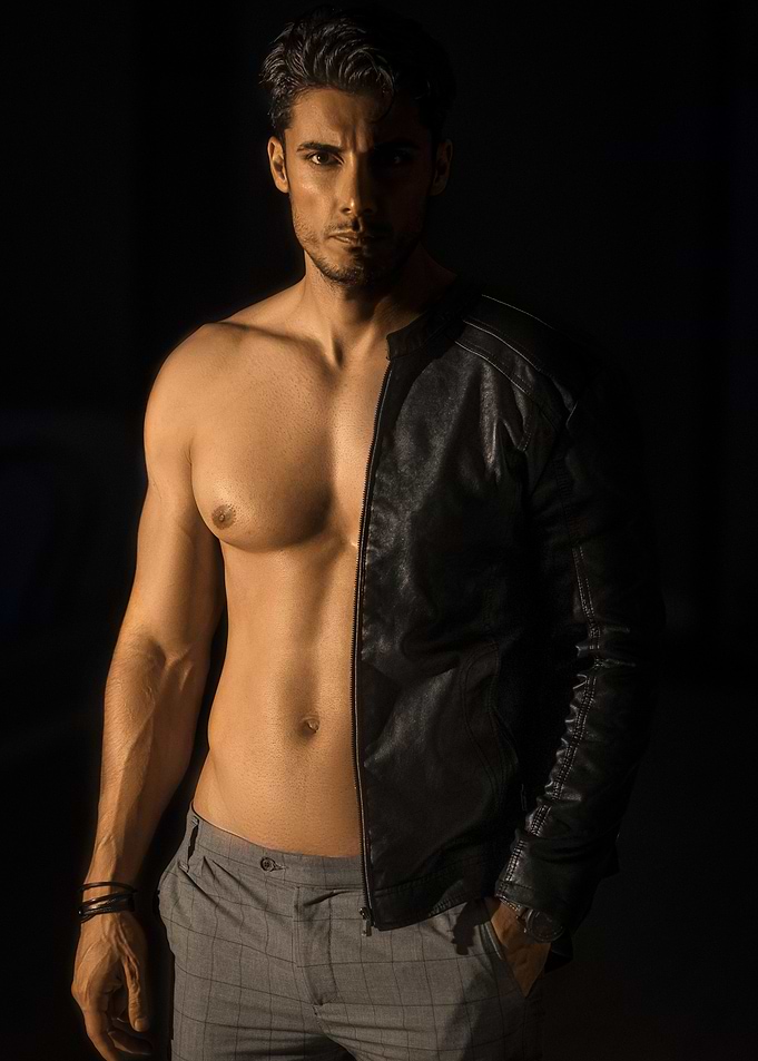 Shirtless Hunk