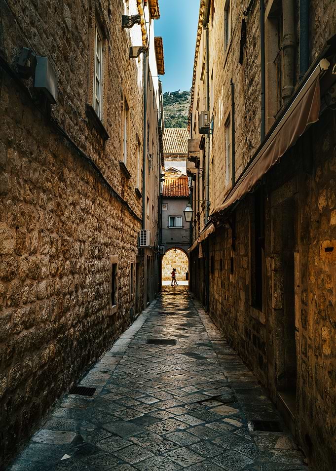 Narrow Alleys of City