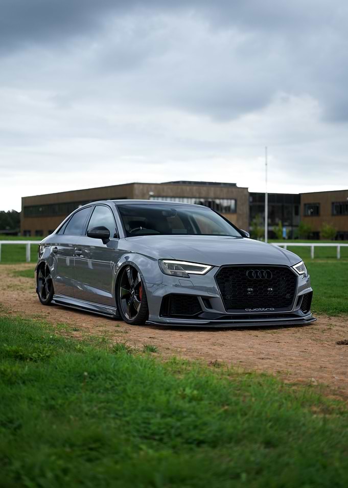 RS3 Saloon