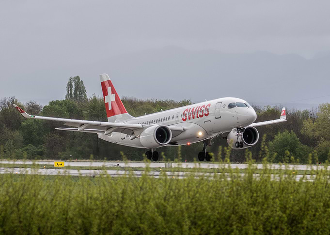 Swiss A220 Landing