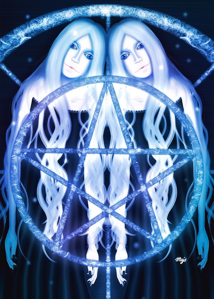 Mirroring 3 Witch Twins
