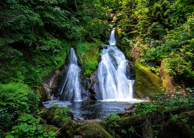 Cascade waterfalls