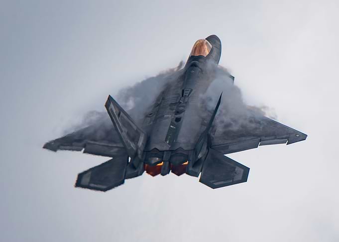 F22 producing clouds