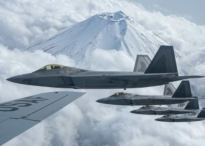 F22 Raptors near MT Fuji
