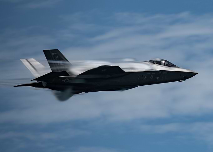 F22